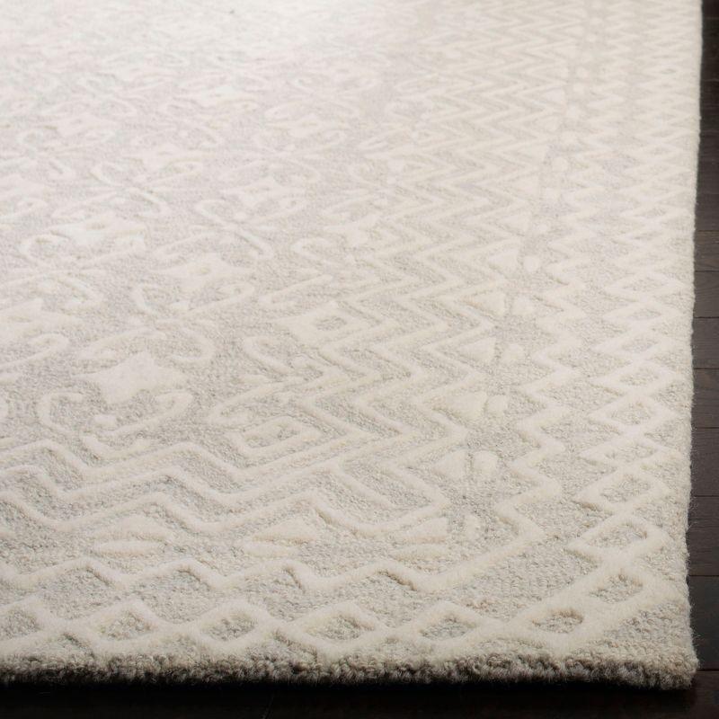 Blossom BLM114 Hand Tufted Area Rug - Grey/Ivory - 4'x6' - Safavieh..