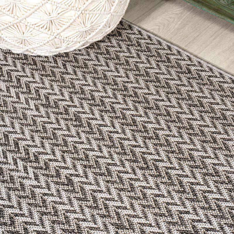 5' x 8' Chevron Modern Concentric Squares Indoor/Outdoor Area Rug, Black/Light Gray - JONATHAN Y