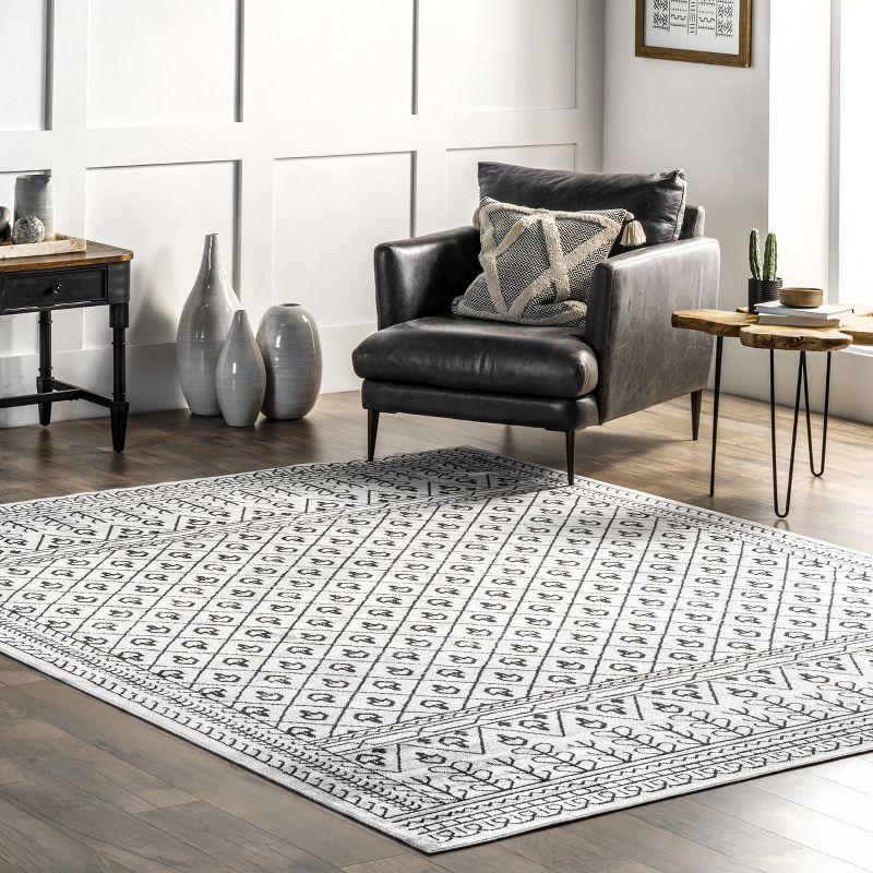 Easy-Care Reversible Gray Synthetic Area Rug, 4' x 6'