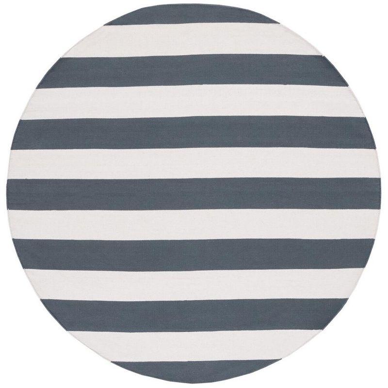 Montauk MTK712 Hand Woven Indoor Area Rug - Grey/Ivory - 6' Round - Safavieh