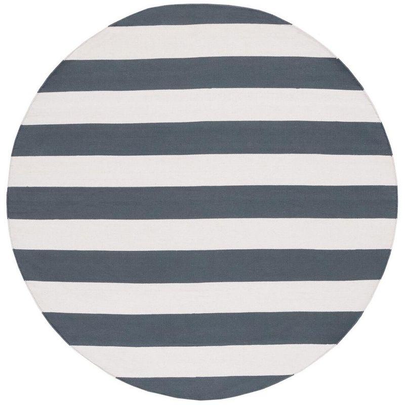 Montauk MTK712 Hand Woven Indoor Area Rug - Grey/Ivory - 6' round - Safavieh.