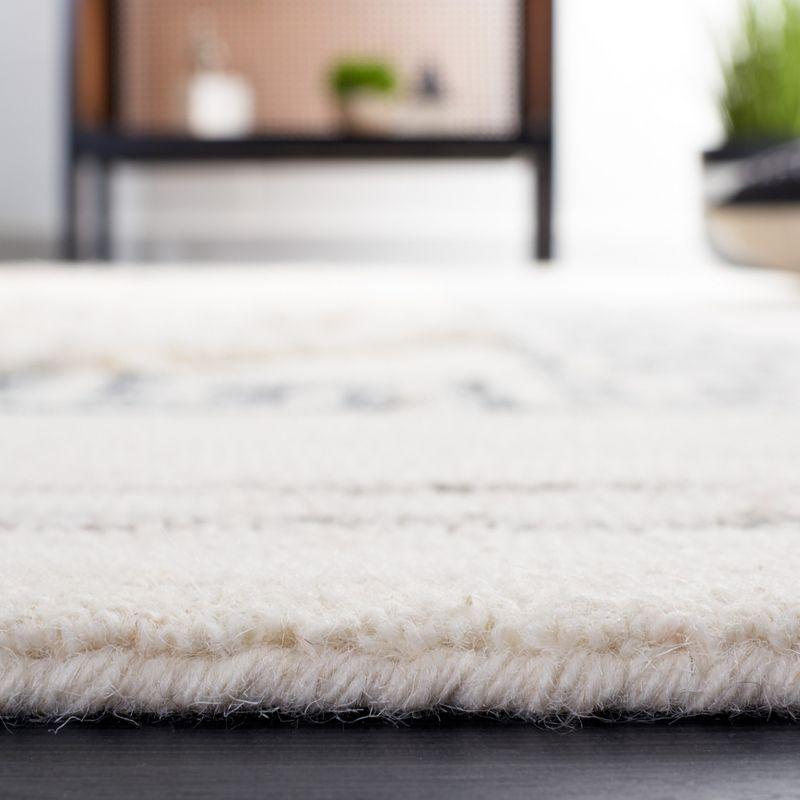 Casablanca CSB989 Hand Tufted Indoor Area Rug - Ivory/Black - 8'x10' - Safavieh
