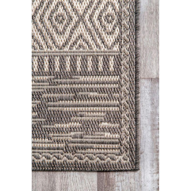 Reversible Gray Synthetic 7'6" x 10'9" Easy-Care Outdoor Area Rug