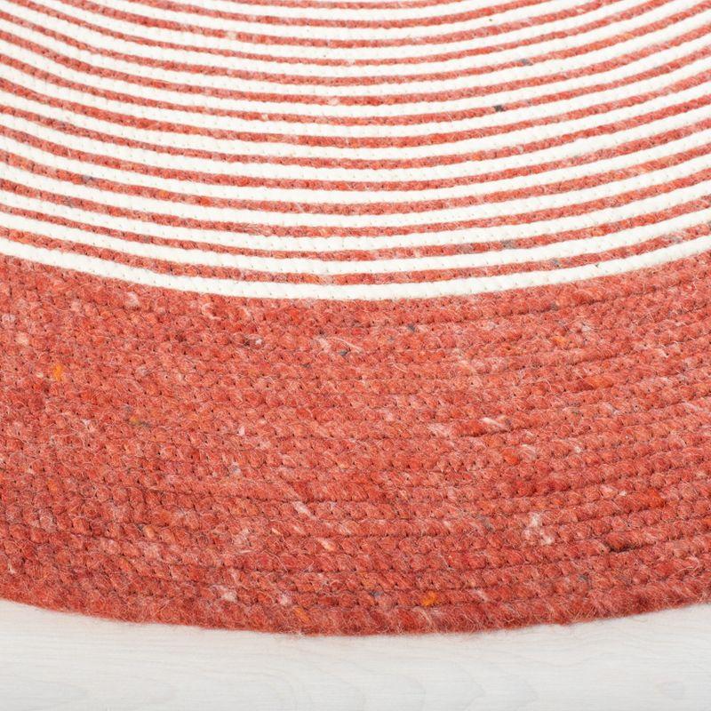 Braided BRD904 Hand Woven Indoor Area Rug - Red/Ivory - 4'x6' Oval - Safavieh