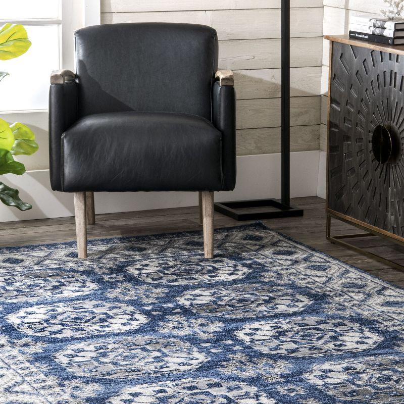Nuloom Shea Oriental/Persian 5x7 Indoor Area Rug for Living Room Bedroom Dining Room Kitchen, Blue/Ivory