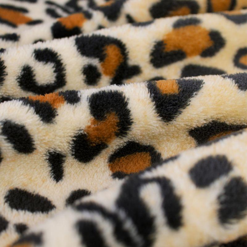 PAVILIA Fleece Wearable Blanket with Sleeves, Warm Cozy Soft Functional Lightweight Sleeved Throw Adults Men Women, Cheetah/Regular Pocket