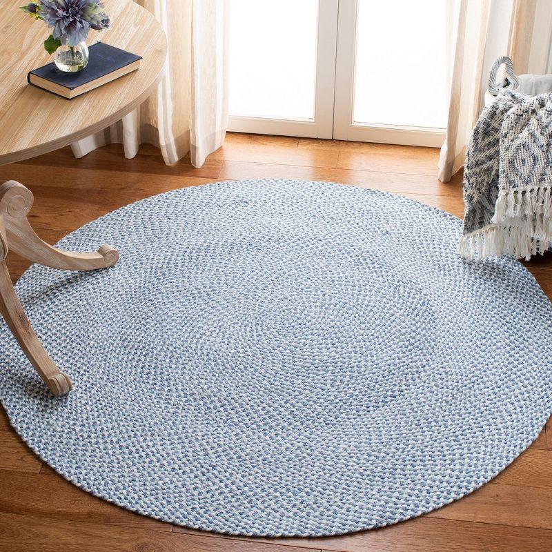 Handwoven Reversible Synthetic Braided 3' Round Rug in Blue/Aqua