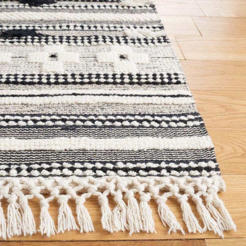 Natura Black and Ivory Wool 6' x 9' Flat Woven Rug