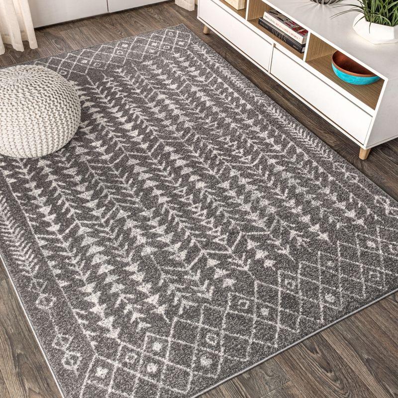 Ziri Moroccan Geometric Grey/Cream 3' x 5' Synthetic Area Rug