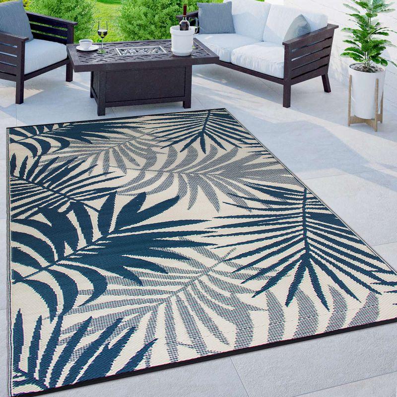 World Rug Gallery Modern Floral Reversible Plastic Indoor and Outdoor Rugs