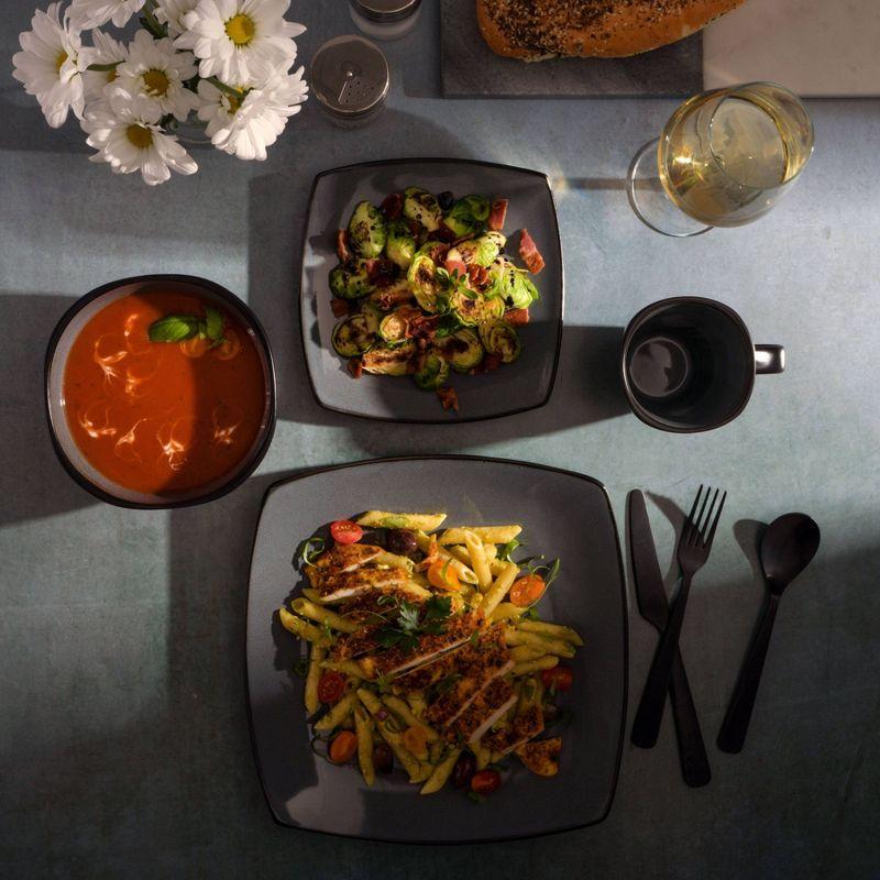 Dinnerware Set