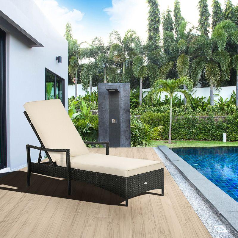 Outdoor Wicker Chaise Lounge