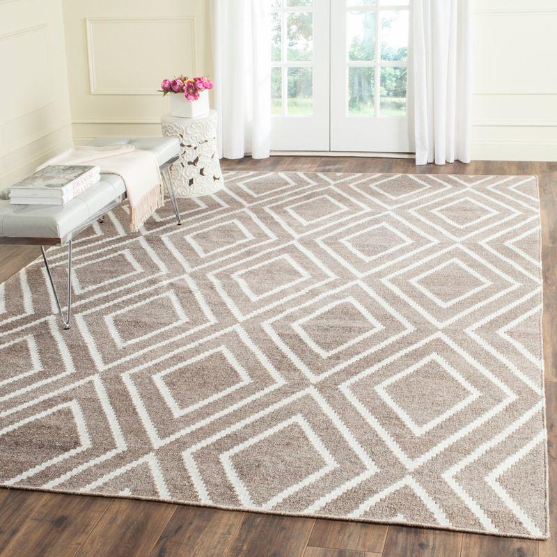 Handwoven Bohemian Grey & Ivory Kilim Area Rug, 5' x 8'