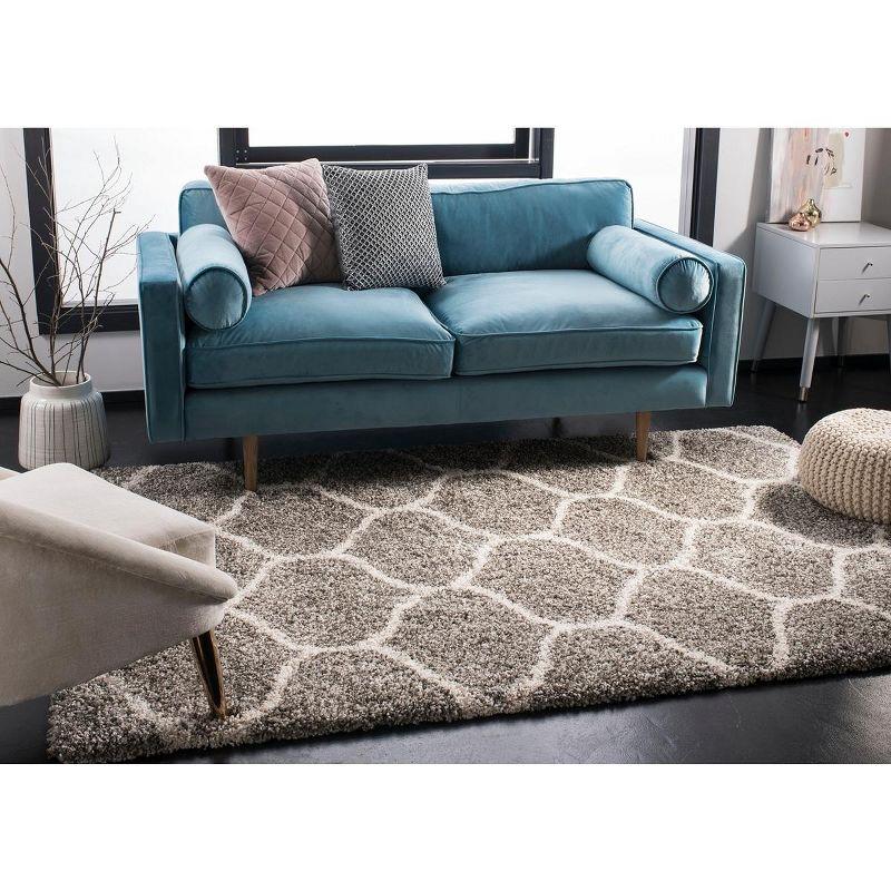 Ivory and Grey Synthetic 5' x 7' Handmade Trellis Shag Rug