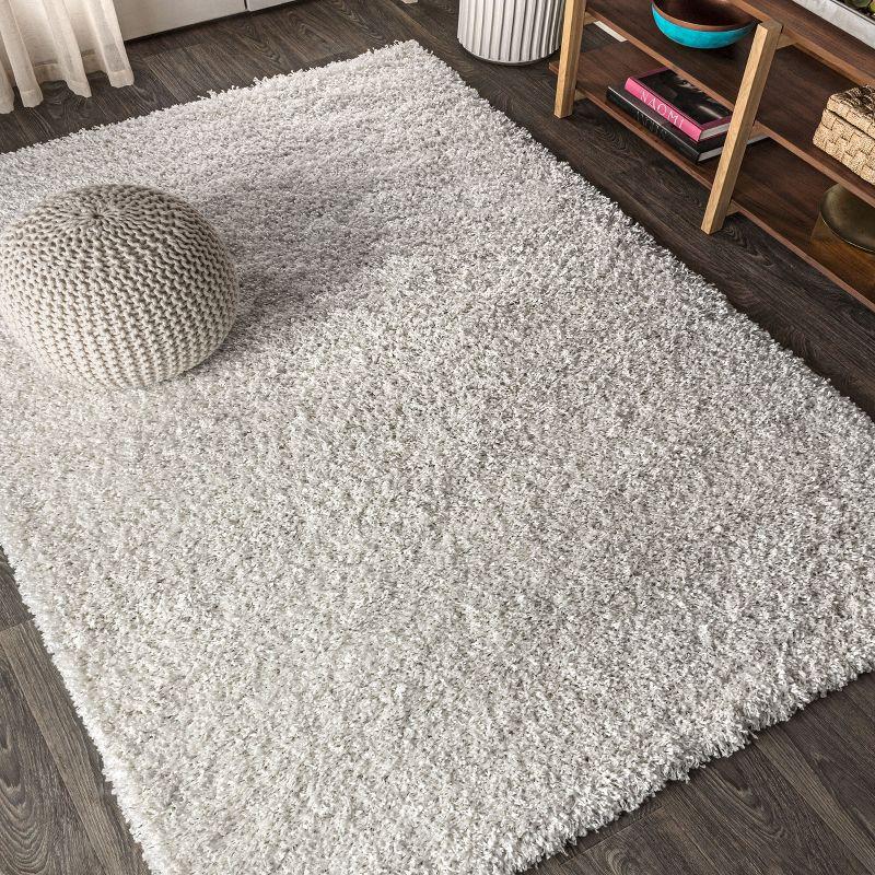 5'x8' Mercer Shag Plush Area Rug, White - JONATHAN Y