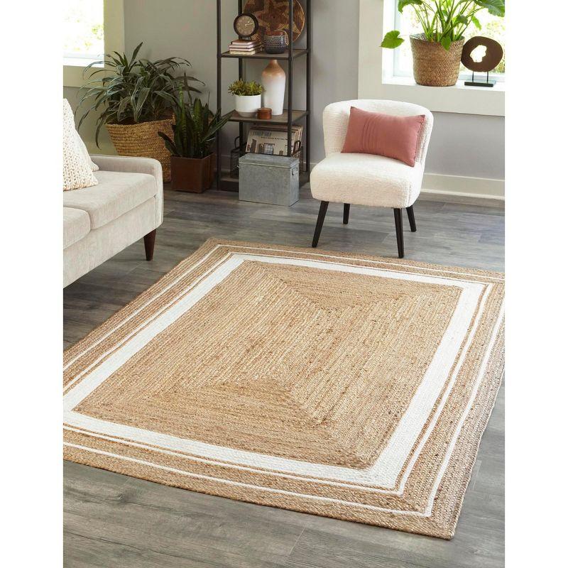 Handmade Natural Ivory Braided Jute 2'x3' Indoor Rug