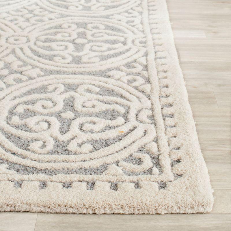 Handmade Silver and Ivory Square Wool Tufted Rug