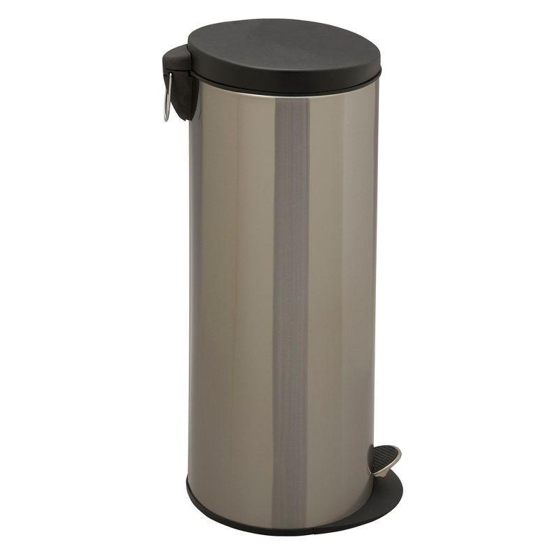 Savannah Step Trash Can, 30 Liter / 8 Gallon, Removable Plastic Liner, Soft Closure, Silver