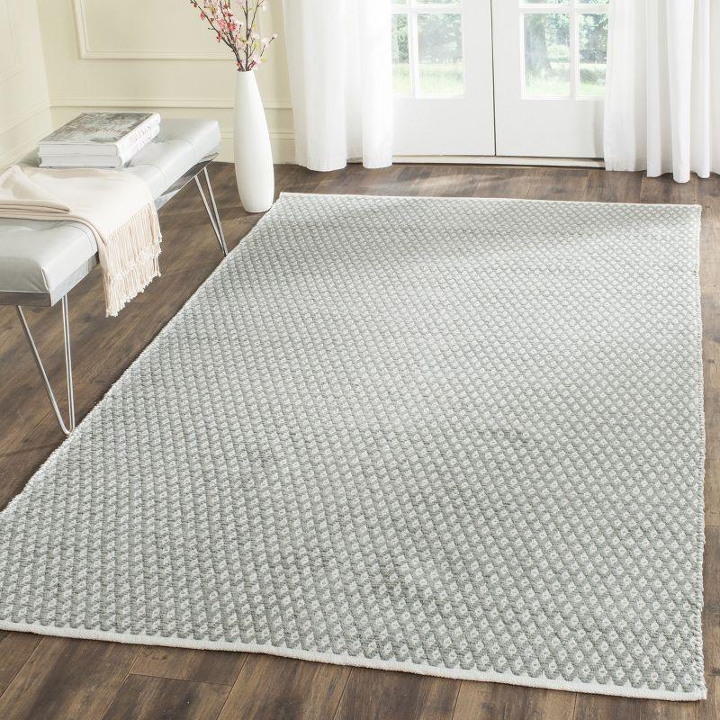 Coastal Charm Handwoven Grey and White Geometric Wool-Cotton Rug 5' x 8'