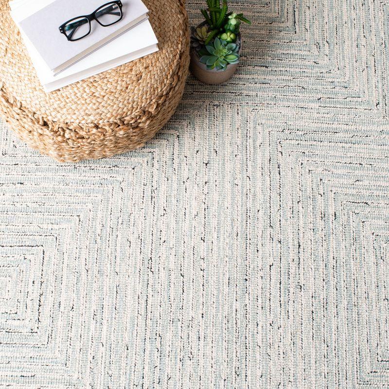 Micro-Loop MLP176 Hand Tufted Area Rug - Light Grey/Ivory - 5'x5' - Safavieh.