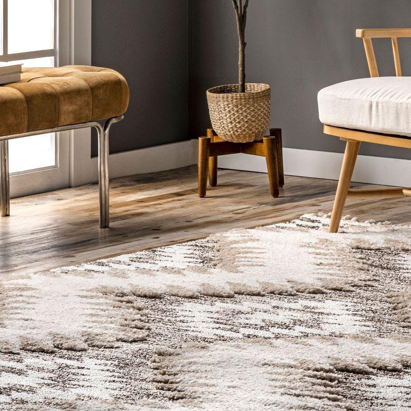 Nuloom Adelade Southwestern 4x6 Shag Indoor Area Rug for Living Room Bedroom Dining Room Nursery Kitchen, Beige/Ivory