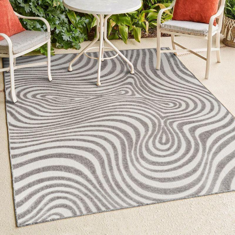 JONATHAN Y Maribo High-Low Abstract Groovy Striped Indoor/Outdoor Area Rug