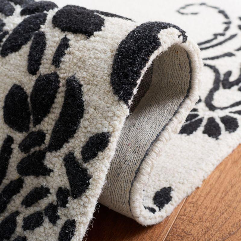 Jardin JAR732 Hand Tufted Area Rug - Ivory/Black - 5'x8' - Safavieh