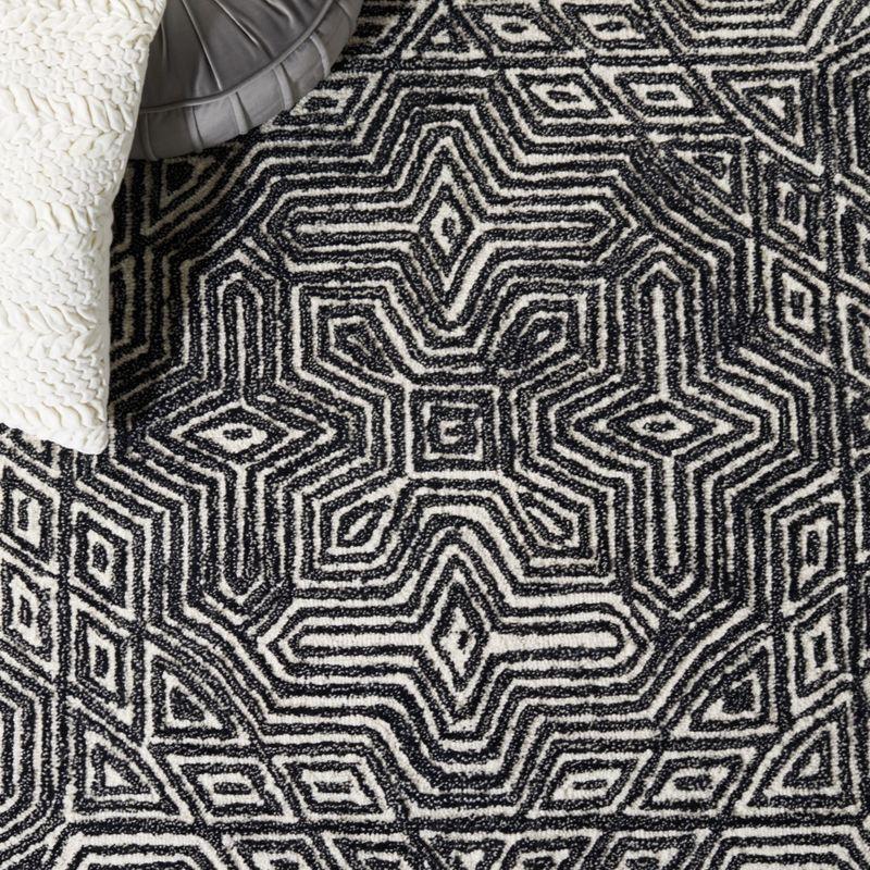 Micro-Loop MLP956 Hand Tufted Indoor Area Rug - Ivory/Black - 8'x10' - Safavieh