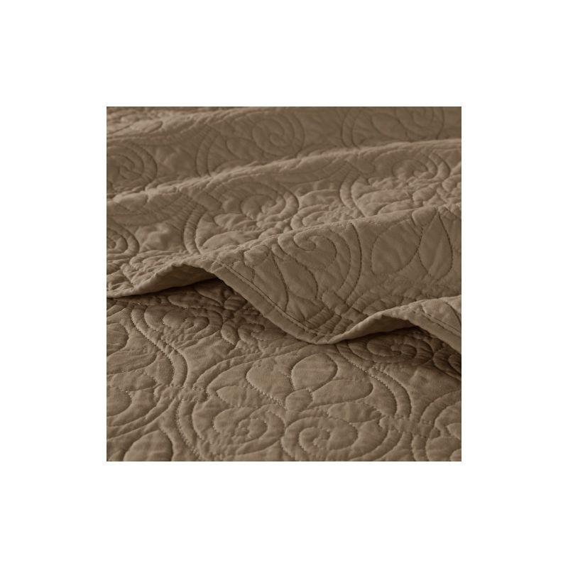 Madison Park Quebec Reversible Quilt Set