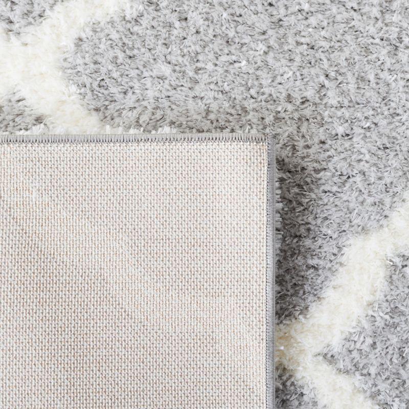 Tahoe Shag THO675 Power Loomed Indoor Area Rug - Light Grey/White - 5'x7' - Safavieh
