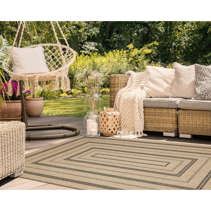 Liora Manne Sahara Multi Border Indoor/Outdoor Rug Natural 6'6" x 9'4"