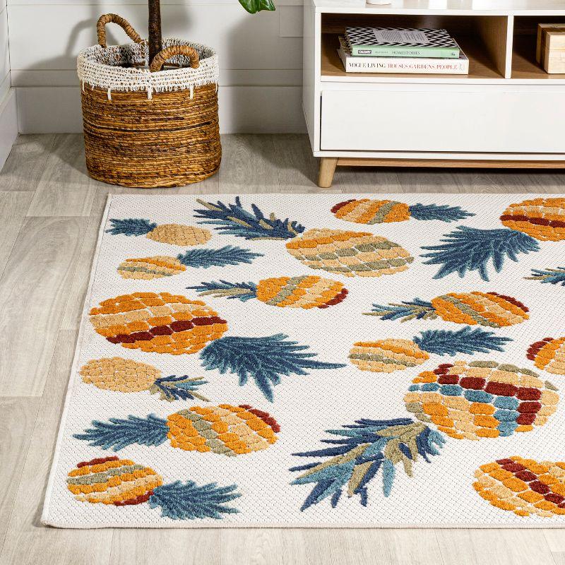 Ivory Tropical Pineapple 3' x 5' Synthetic Indoor/Outdoor Rug