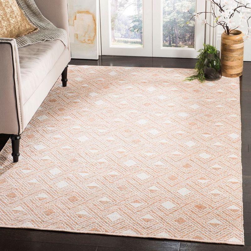 Peachy Ivory Coastal Charm 5' x 8' Flat Woven Rug