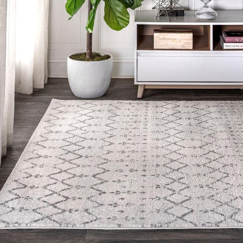 JONATHAN Y Moroccan HYPE Boho Vintage Diamond Cream/Gray 4 ft. x 6 ft. Area Rug