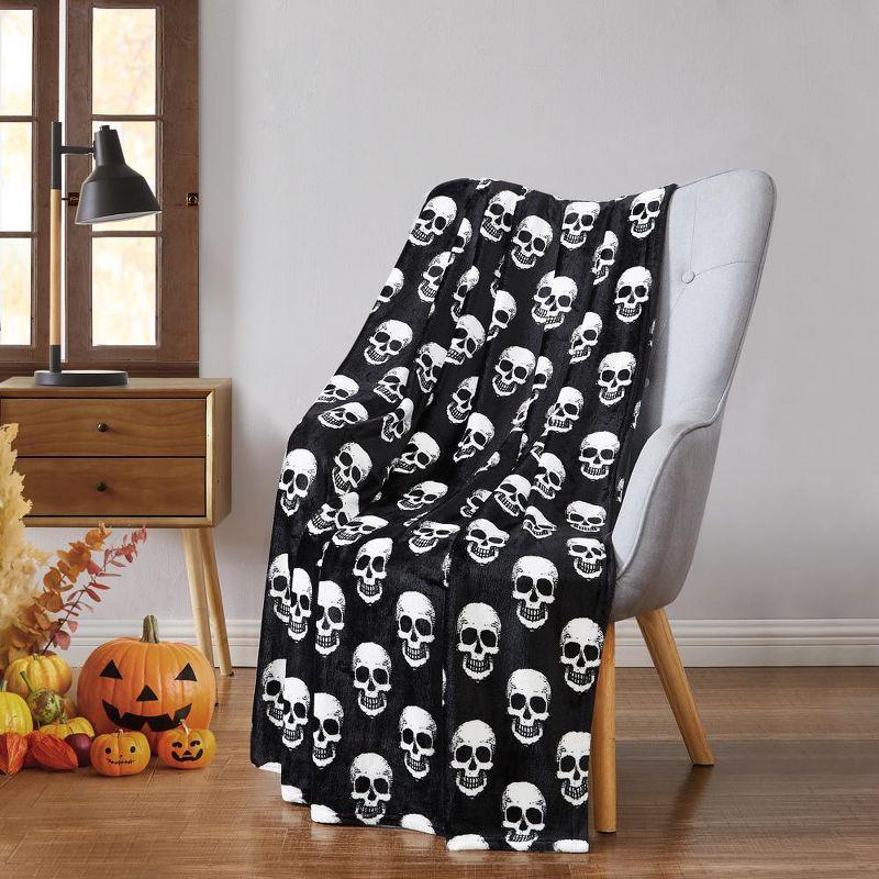 Halloween Skulls Black Fleece Throw Blanket 50" x 70"