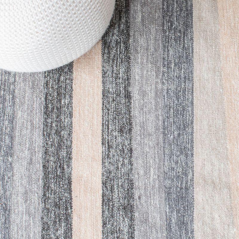 Striped Kilim STK411 Hand Woven Indoor Area Rug - Grey - 4'x6' - Safavieh.