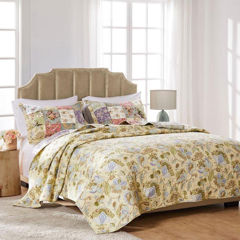 Greenland Home Fashions Blooming Prairie Patchwork Cotton Reversible Quilt Set with Throw Pillows