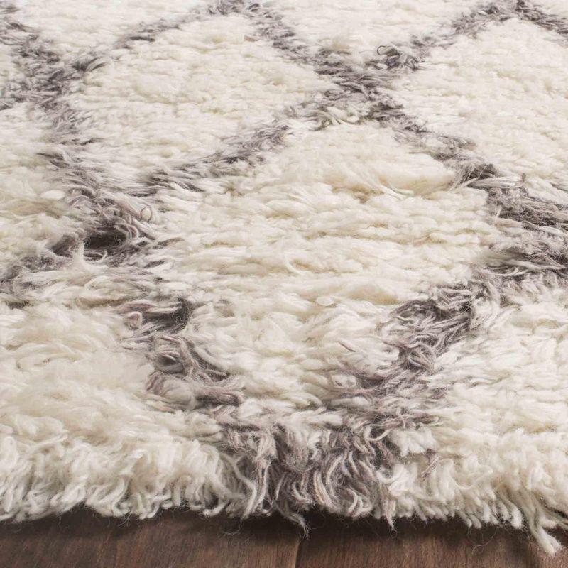 Kenya KNY712 Hand Knotted Area Rug - Ivory/Grey - 6'x9' - Safavieh