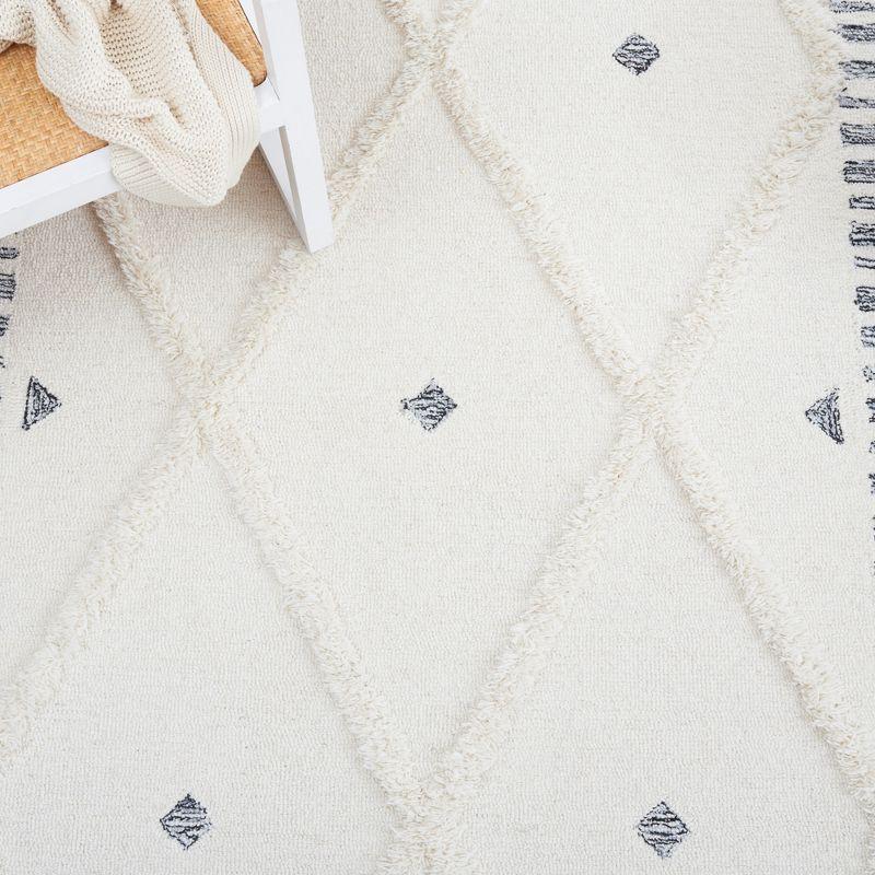 Casablanca CSB987 Hand Tufted Indoor Area Rug - Ivory/Black - 4'x6' - Safavieh