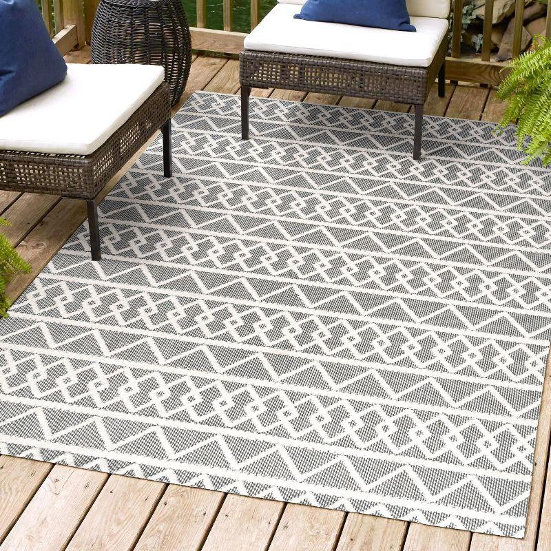 Aylan High-Low Pile Knotted Trellis Geometric Indoor/Outdoor Area Rug  - JONATHAN Y