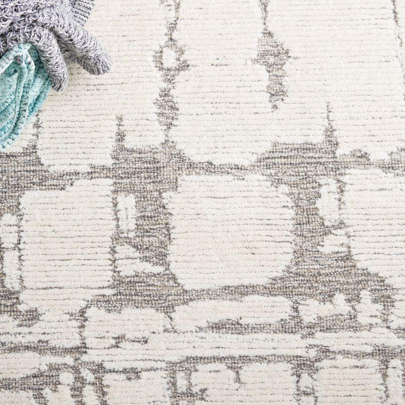 Martha Stewart Rugs Martha Stewart 4533 Hand Tufted Wool/Cotton Rug in Light Gray/Ivory