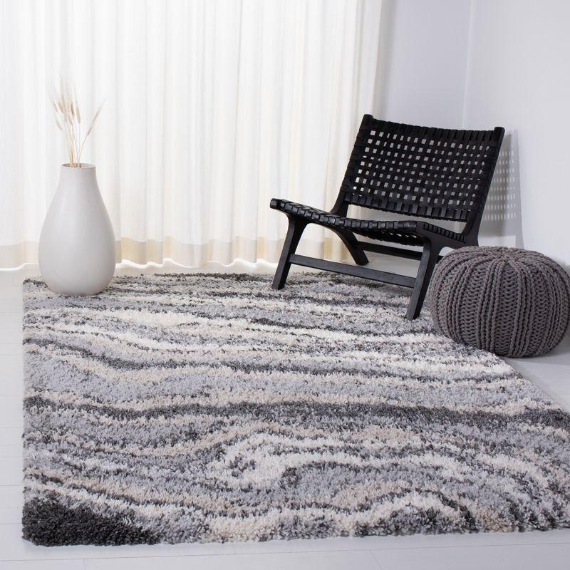 Fontana Gray and Ivory 4' x 6' Shag Area Rug