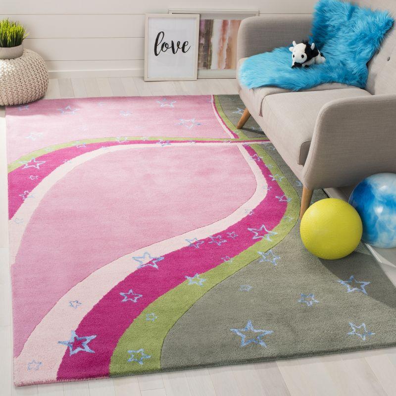 Safavieh Kids SFK338 Hand Tufted Indoor Area Rug - Green/Pink - 5'x8' - Safavieh