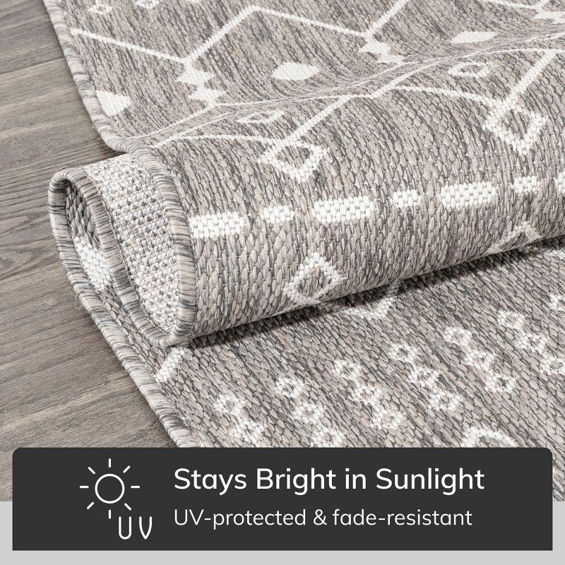 Well Woven Nors Light Grey Indoor / Outdoor Flat Weave Pile Nordic Lattice Pattern Area Rug (7'10" x 9'10")