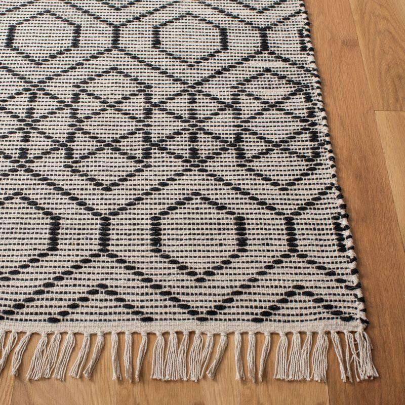 Montauk MTK652 Hand Loomed Area Rug  - Safavieh