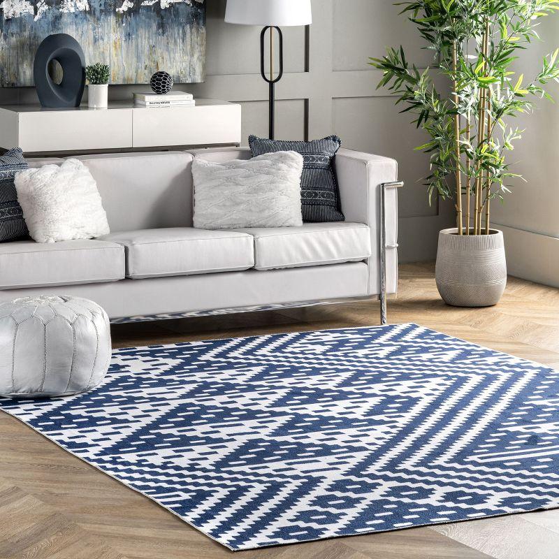 nuLOOM Chiara SpinClean Machine Washable Stain-Resistant Area Rug