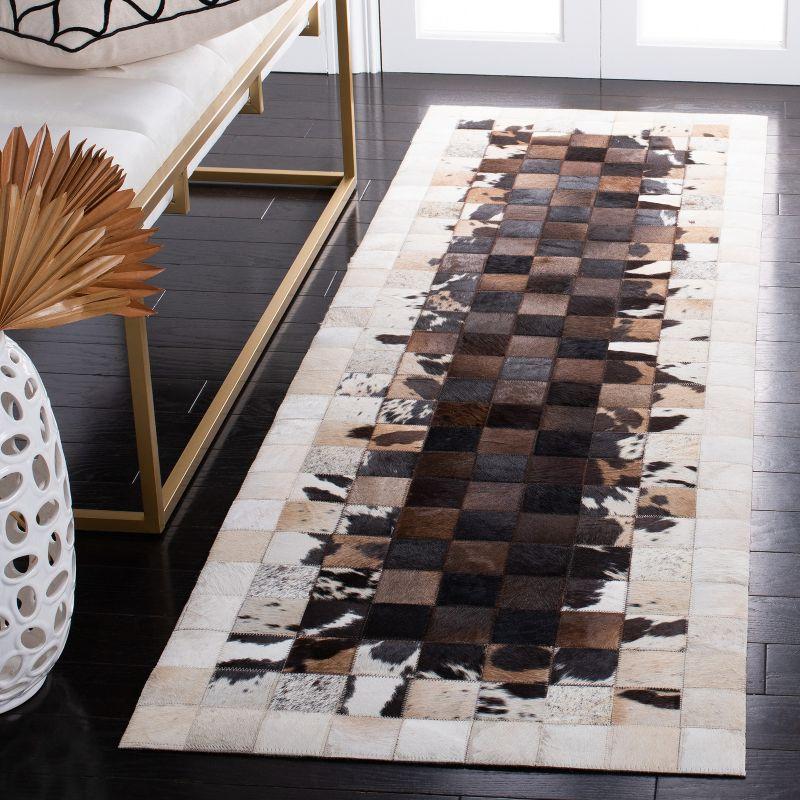 Studio Leather STL215 Hand Woven Runner Rug - Ivory/Dark Brown - 2'3"x7' - Safavieh.