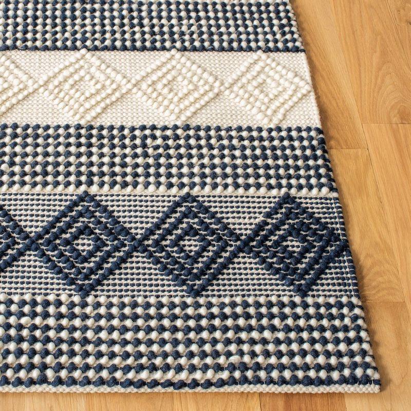 Southwestern Hand Woven Wool/Cotton Southwestern Rug in Dark Navy/Ivory