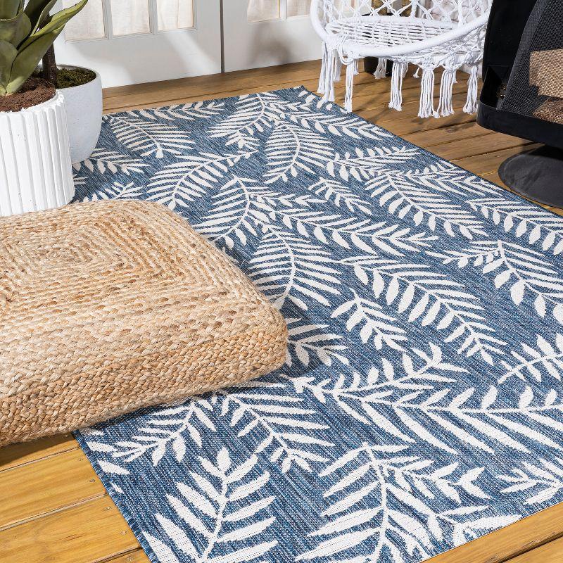 Tropical Retreat Ivory and Navy 9' x 12' Synthetic Flatweave Area Rug