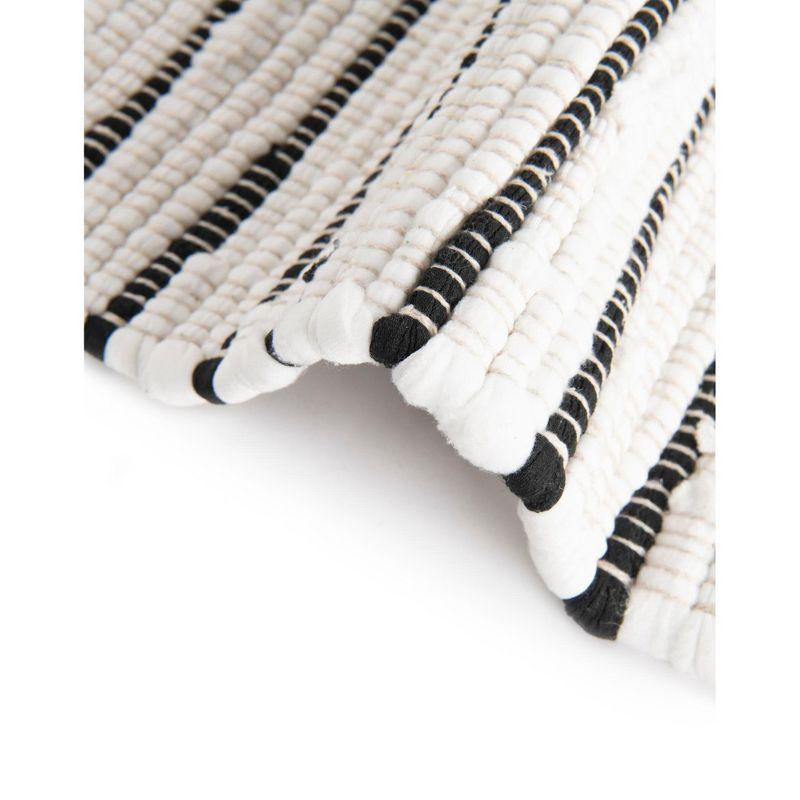Unique Loom Chindi Cotton Collection Area Rug - Briah (4' 1" x 6' 1" Rectangle White/Black)